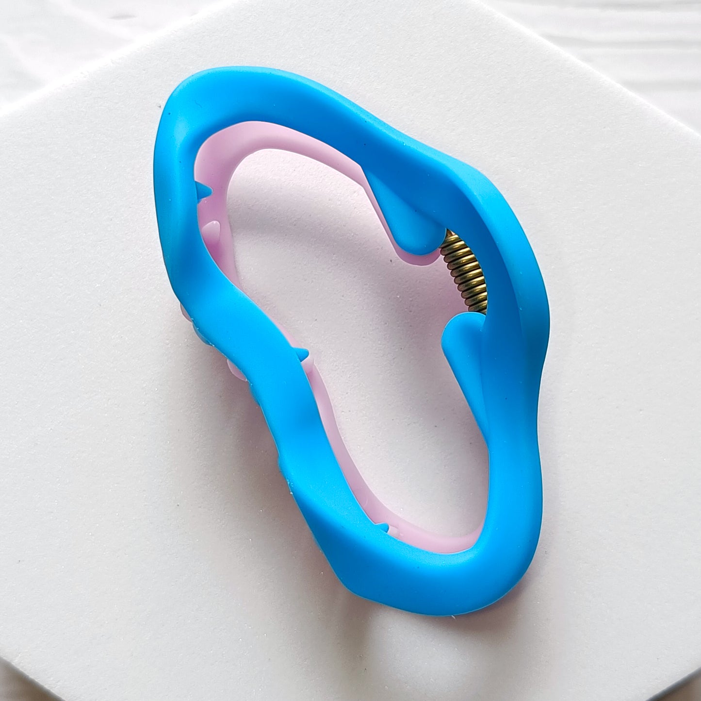 Trendy Matte Finish Hair Claw