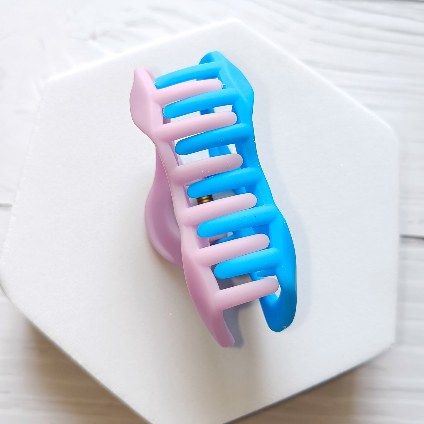 Trendy Matte Finish Hair Claw
