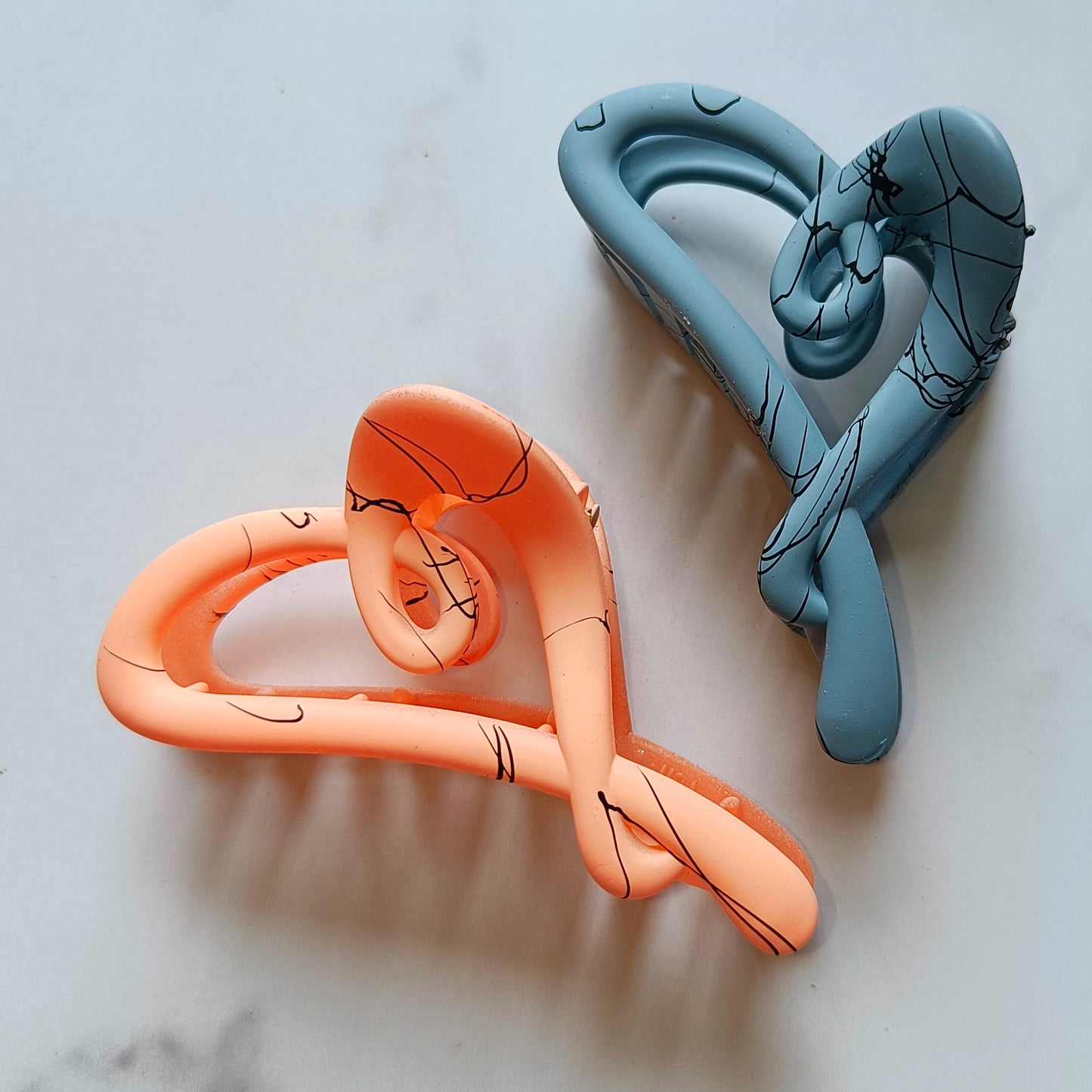 Abstract Heart Scribble Claw