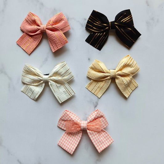 Crinkle Gold Stripe Bows