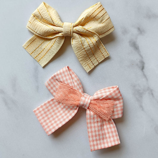 Crinkle Gold Stripe Bows