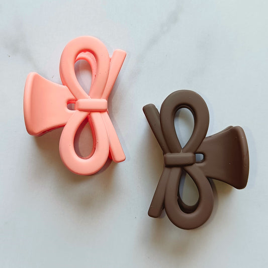 Classic Bow-Tie Hair Claw